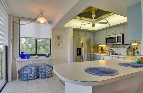 Palma del Mar Condo | 3 Mi to Beach! Extended St Pete Getaway w/ Pool