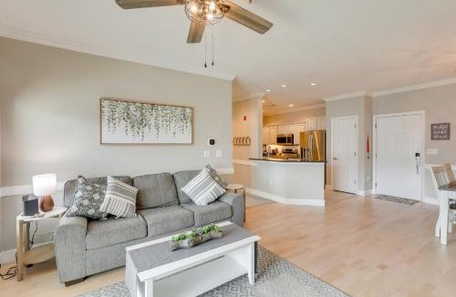 Charleston House | 3 Mi to Folly Beach: Condo w/Pool Access!
