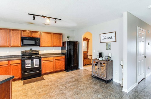 Huntcliff House | 3 Mi to Village at Sandhill: Family Home w/Yard!