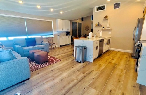 Carlouel House | 3 min walk to beach/Heated Pool/Games/Kids area