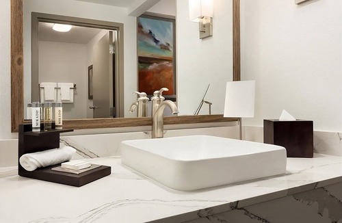 Florida Central Atlantic Coast Hotel | 3 Modern Suites in Orlando – Pool, Free Breakfast, Perfect for Families