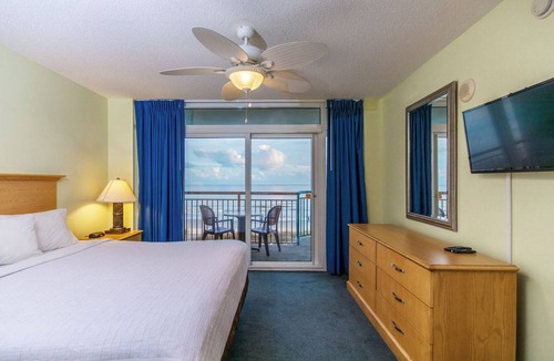 Myrtle Beach Hotel | 3 Ocean View 3-Bedroom Units in Myrtle Beach with Pool – Family-Focused Vibe