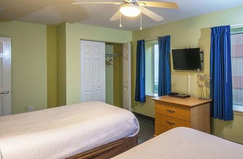 Myrtle Beach Hotel | 3 Ocean View 3-Bedroom Units in Myrtle Beach with Pool – Family-Focused Vibe