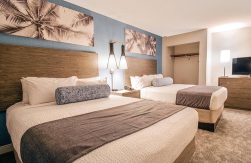 Myrtle Beach Hotel | 3 Ocean View Suites with Easy Access to Myrtle Beach Boardwalk and Promenade