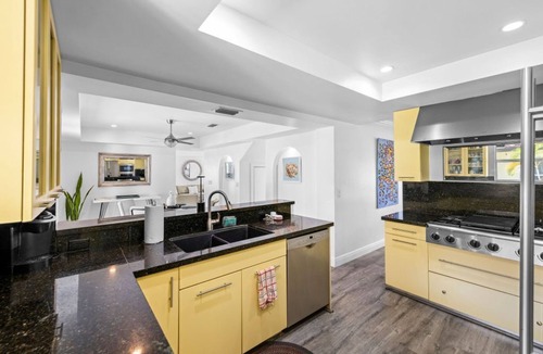 Boca Raton House | 3 OR 6 bdrms Villa - 1 minute from the beach ADD GUESTHOUSE