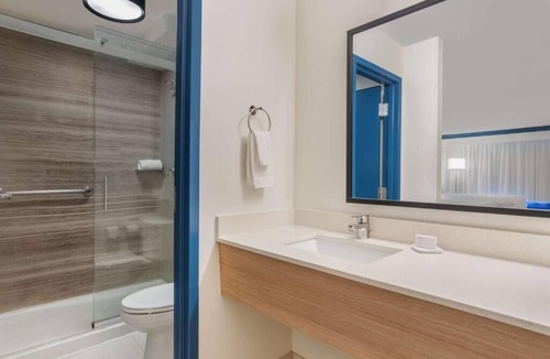Hilton Head Island Hotel | 3 Pet-Friendly Oasis | Near Beach & Nature Trails | Outdoor Pool Access