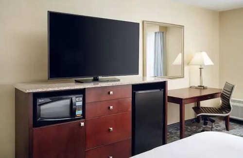 Rocky Mount Hotel | 3 Tranquil Units w/Free Parking and Pool! Close to Bridge Tar River Trail