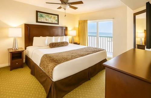 Treasure Island Hotel | 3 Treasure Island Gulf View Stay Steps From the Beach & Dolphin Cruises