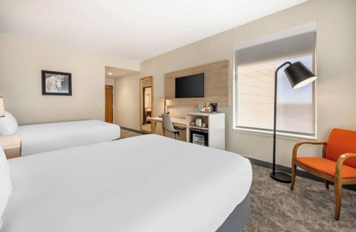 Pendleton Hotel | 3 Units | Pet-Friendly & Includes Free Parking | 7 Mins to Round-Up Arena