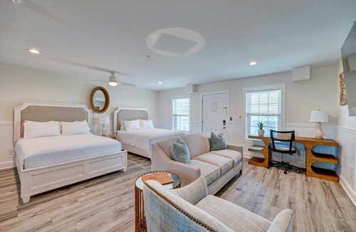 Surf City Hotel | 3005 Queen Suite, 3rd Floor Surfside