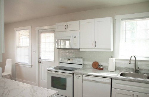 Spartanburg House | 3b/2b Newly Updated River Home with BBQ in charming Spartanburg
