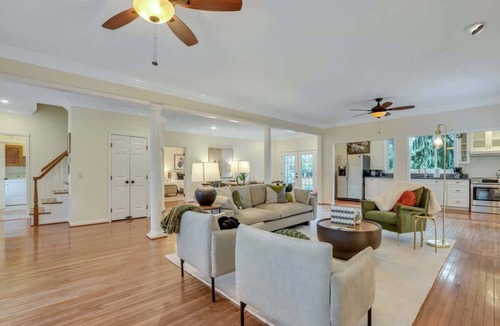 Talahi Island House | 3bd/3ba Lakefront-Spa-Kayak-Near Savannah & Tybee