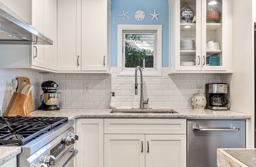 Spinnaker Beachhouses Villa | 3BR End Unit Spinnaker w/Beach Boardwalk Access Across Street! Amenity access included!