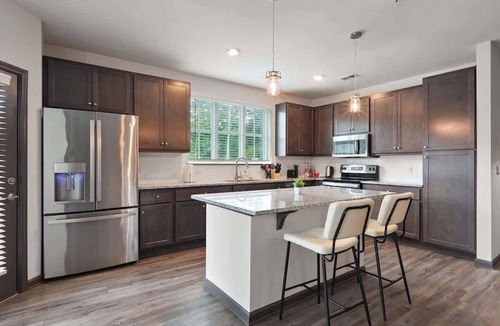 North Raleigh Apartment | 3BR | King Bed | Balcony | North Raleigh