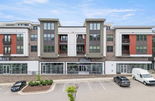 North Raleigh Apartment | 3BR | King Bed | Balcony | North Raleigh