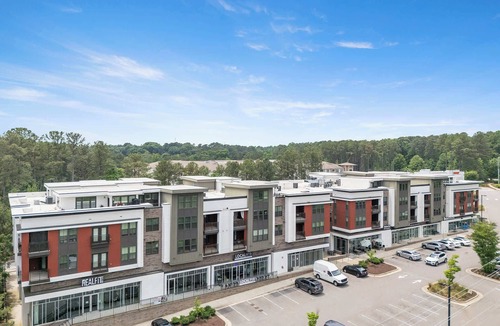 North Raleigh Apartment | 3BR | King Bed | Balcony | North Raleigh