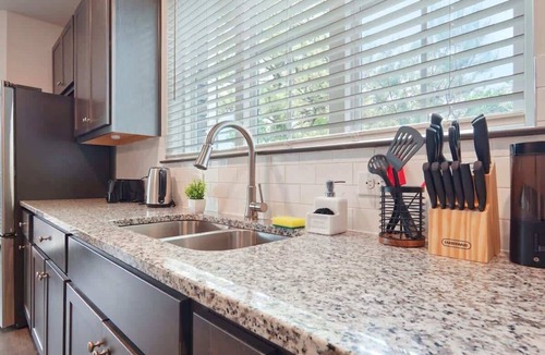 North Raleigh Apartment | 3BR | King Bed | Balcony | North Raleigh