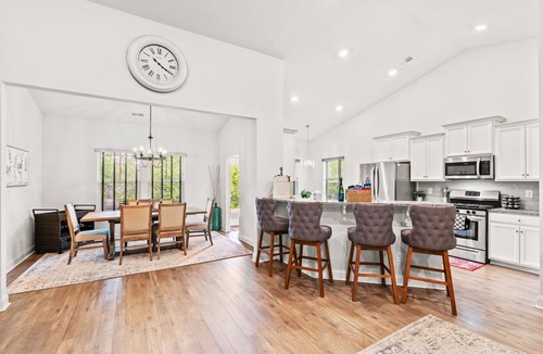 Red Hill House | 3BR Legends Golf Home | Bunk Room + Backyard