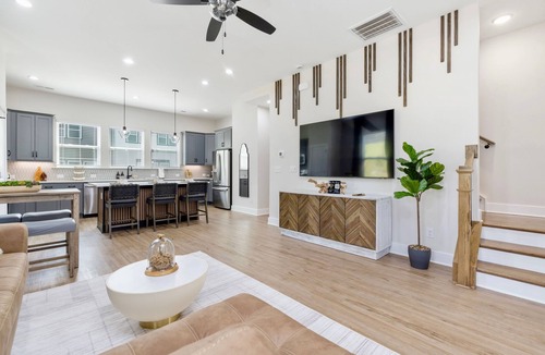 Charlotte House | 3BR Mid-Century Modern Luxe Getaway