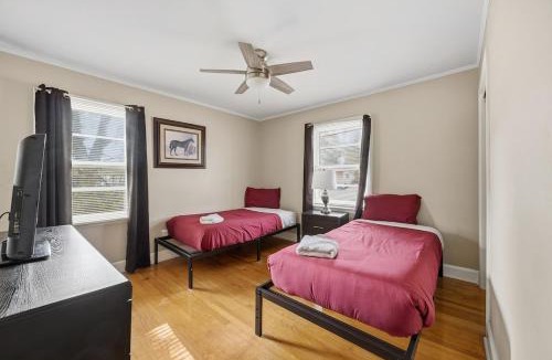 Fayetteville House | 3BR Near Cape Fear Valley Med Ctr & Fort Liberty