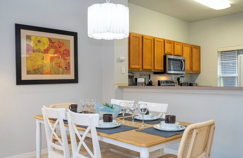 Bellavida House | 3BR Townhome with Pool, BBQ & Resort Amenities near Disney