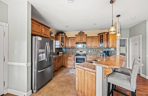 Kodak House | 3BR w/Hot Tub + Grill + Games | Great Location!