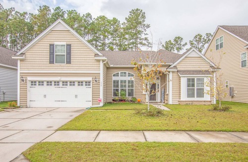 Summerville House | 4,000 sq ft Home with Full-Sized Office (1GB Internet), Billiards, Private Yard