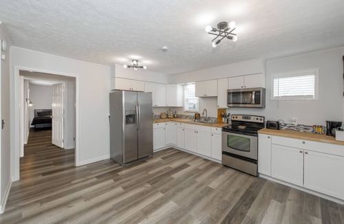 Mount Vernon House | 4 BDR Windrock Haven With Long Term Rental - 10 min drive to Windrock
