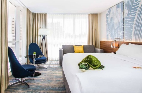 Central Beach Hotel | 4 Beachside Suites | Near Shopping & Cultural Landmarks | Poo Access | Parking