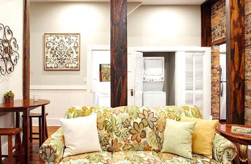 Dixon Park House | 4 Bedroom Beauty in Historic Building
