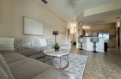 Calabay Parc Villa | 4 Bedroom Executive Villa with Pool & Spa, Games Room, Wifi and Large Garden