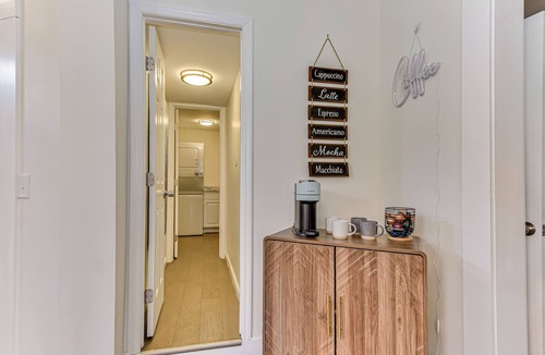 Summerville House | 4-bedroom house 5 min from Masters - back apartment - two kitchens - BBQ - games