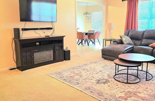 Warrenville House | 4-bedroom house in beautiful Warrenville with WiFi, AC. Start your getaway now