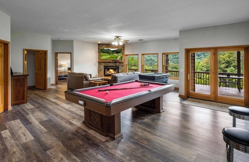 Whittier House | 4-Bedroom Mountain House w/Golf Course View, Hot Tub, Pool Table, & Foosball!