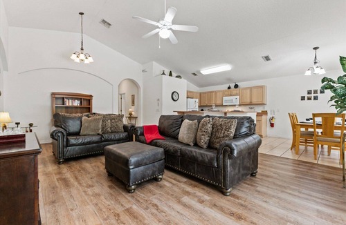 Cumbrian Lakes House | 4 Bedroom Private Pool+Spa Home 8 Miles to Disney