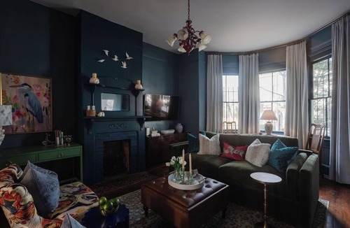 Thomas Square House | 4 Bedrooms/Hot Tub/3 Parking Spaces/Luxury
