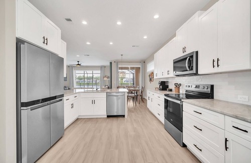 Sunset Lakes House | 4 BR Disney | Ohana Lakeside Retreat | Pool