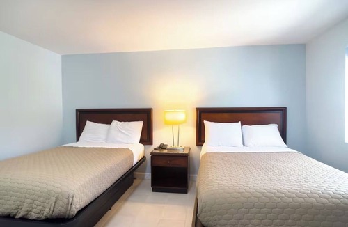 Tazewell Hotel | 4 Group-Friendly Rooms Near River Activities & Local Food Spots w/Free Parking