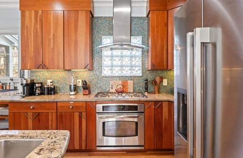Cary House | 4 King 4 Bath Executive Retreat on cul-de-sac in Lochmere neighborhood of Cary
