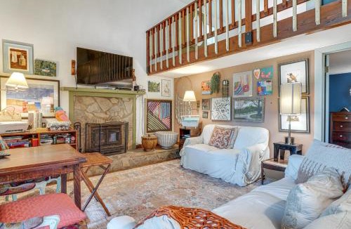 Robbinsville House | 4 Mi to Lake Santeetlah: Cabin w/Deck & Views