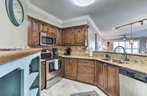 Isla del Sol Condo | 4 Mi to St Pete Beach! Family Condo w/Pool Access