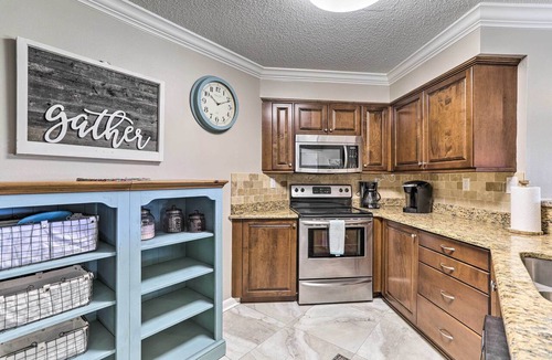 Isla del Sol Condo | 4 Mi to St Pete Beach! Family Condo w/Pool Access