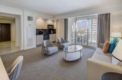 Central Beach Hotel | 4 Ocean View King Suites w/Balcony, Beach Access and Dining
