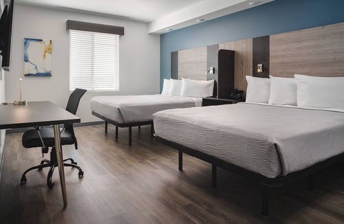 Lithia Springs Hotel | 4 Sleek Rooms with Kitchen for Family Adventures - Your Perfect Retreat
