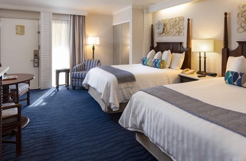 St. Pete Beach Hotel | 4 Standard Hotel Room at Island Grand at TradeWinds, Parking & Onsite Pool!
