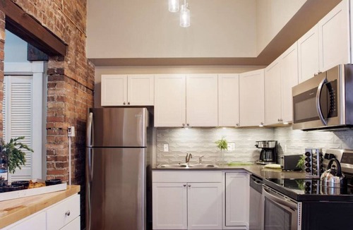Dixon Park House | 416A Waldburg st · Newly Renovated 1920's Historic District Apt