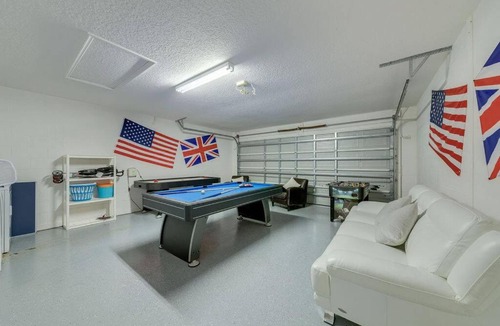 Solana House | 444 - Fabulous Newly Decorated 4 bed Pool Home with South Facing Deck