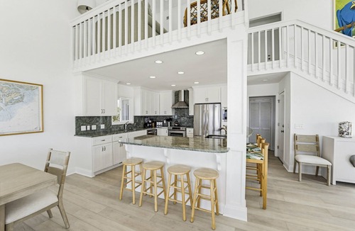 Saint Helena Island House | 446 Tarpon Blvd