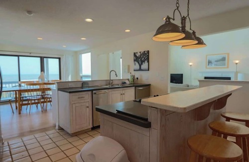 Saint Helena Island House | 458 Tarpon Blvd