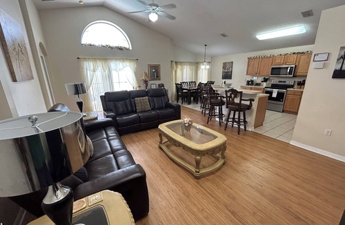 Cumbrian Lakes Villa | 4BD/3B,EXECUTIVE VILLA WITH SPA,MUST SEE,10 MIN FROM DISNEY